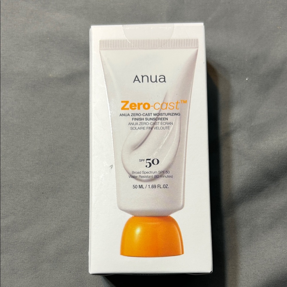 Zero-cast Moisturizing Finish Sunscreen SPF 50 - White and Orange